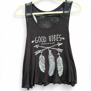 Chic Black Feather “Good Vibes” Print Tank Top